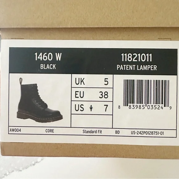 Dr. Martens 1460 Patent Leather Lace Up Boots - Picture 13 of 16